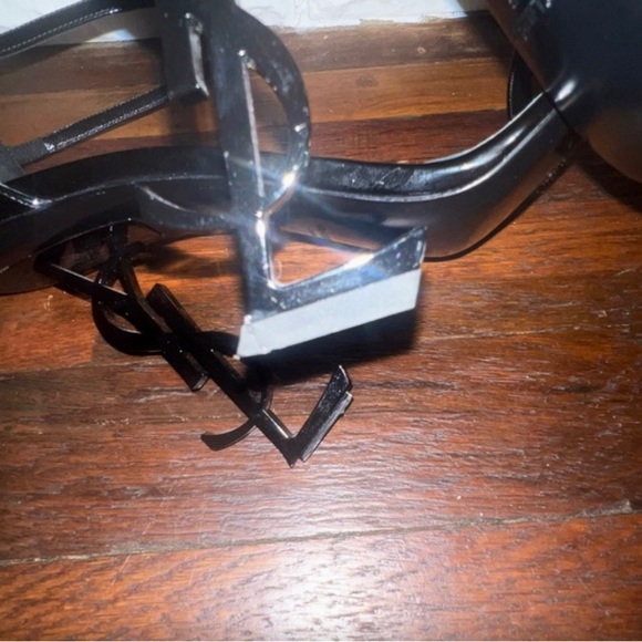 SAINT LAURENT OPYUM SANDALS IN PATENT LEATHER WITH BLACK HEEL - Picture 5 of 5